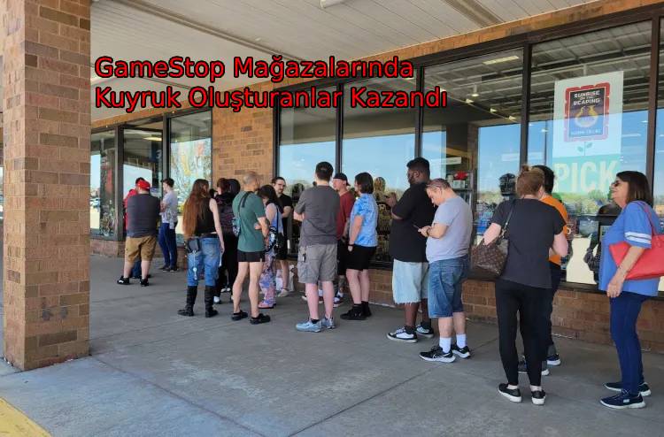 nintendo-switch-on-siparis-sira GameStop mağazası önünde Nintendo Switch 2 için bekleyen oyunseverler